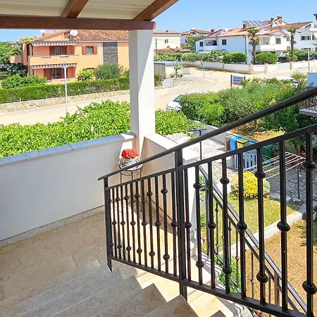 Lara Apartment