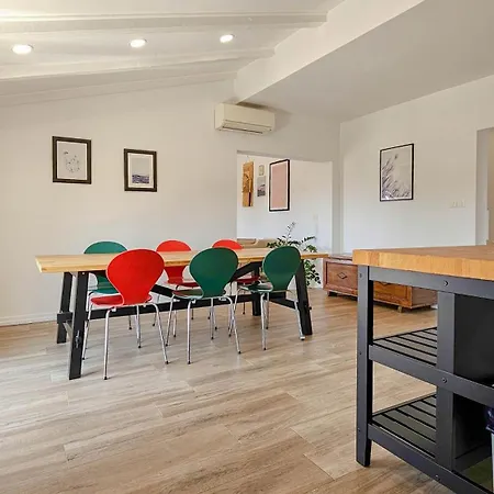 Lara Apartment