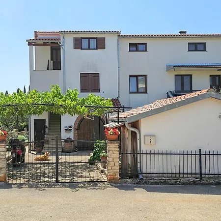 Lara * Novigrad Istria