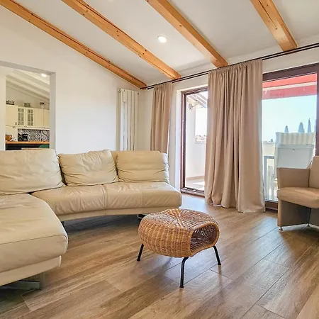 Lara * Novigrad Istria