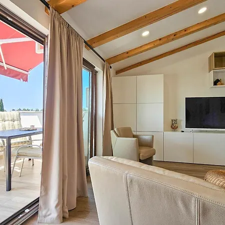 Lara Novigrad Istria