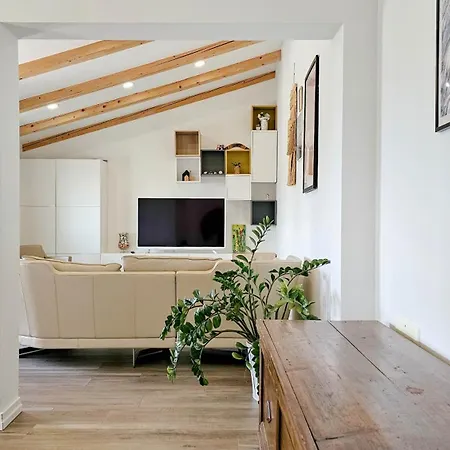 Lara Novigrad Istria