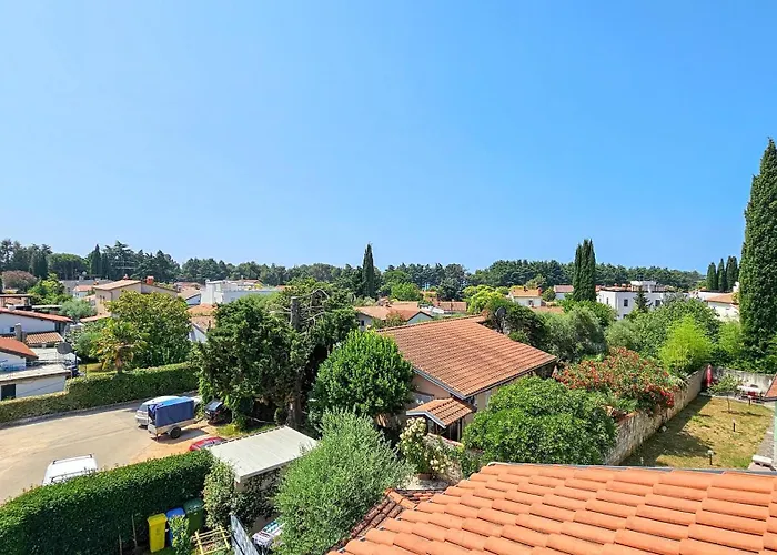 Lara Novigrad Istria