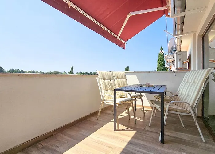 Lara * Novigrad Istria