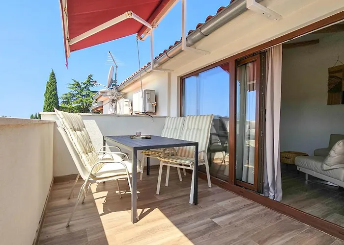 Lara * Novigrad Istria